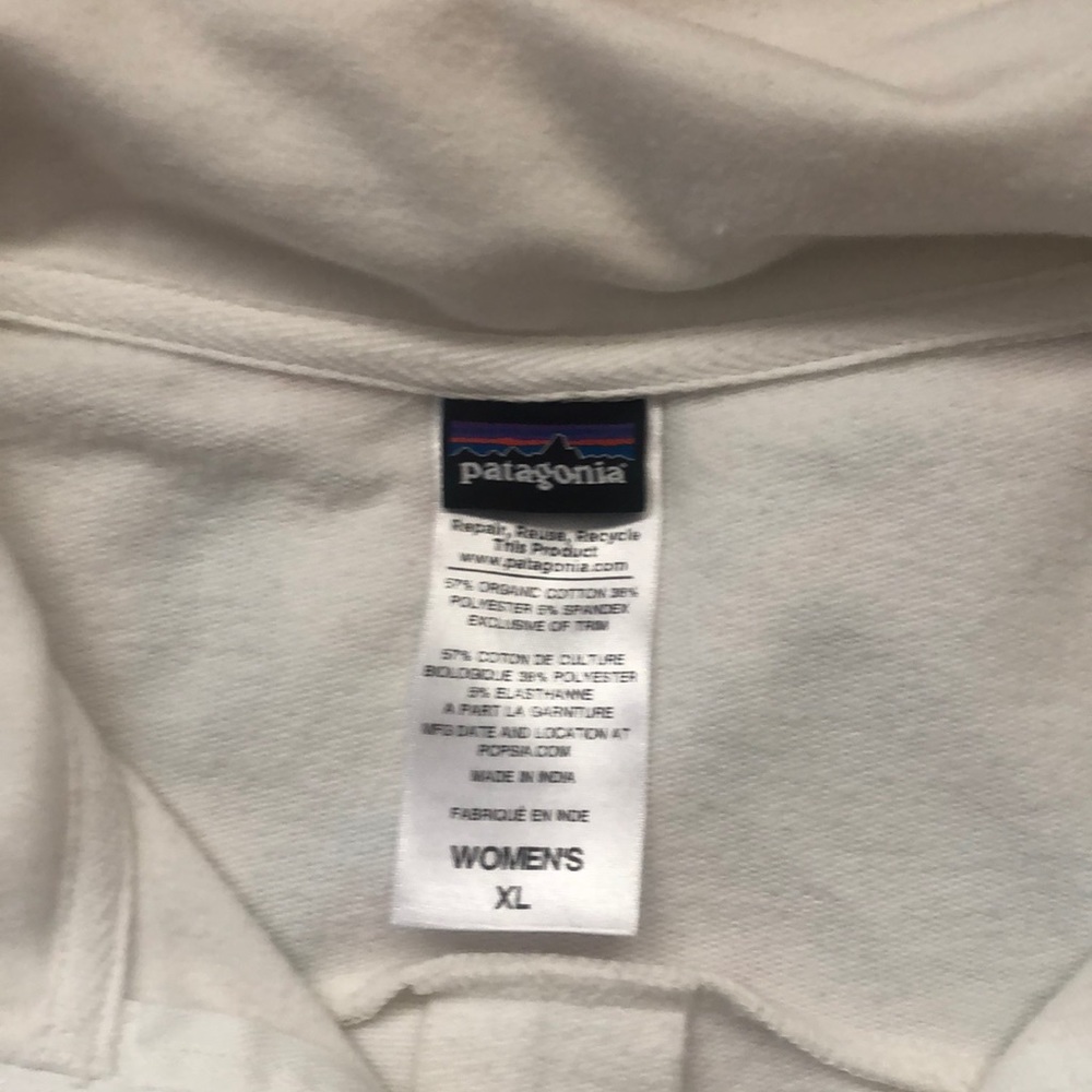 Cream super cute women’s Patagonia zip hoodie